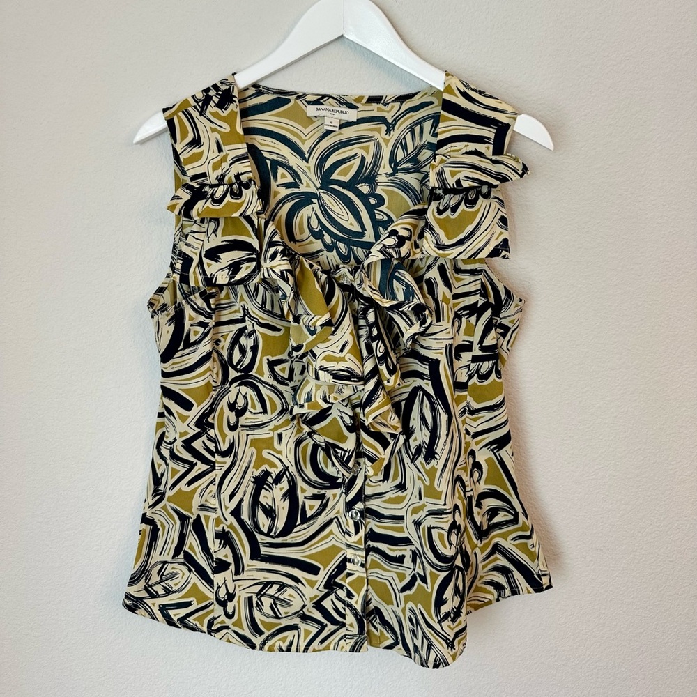 ☀️ BANANA REPUBLIC Ruffle Sleeveless Blouse - Picture 2 of 8